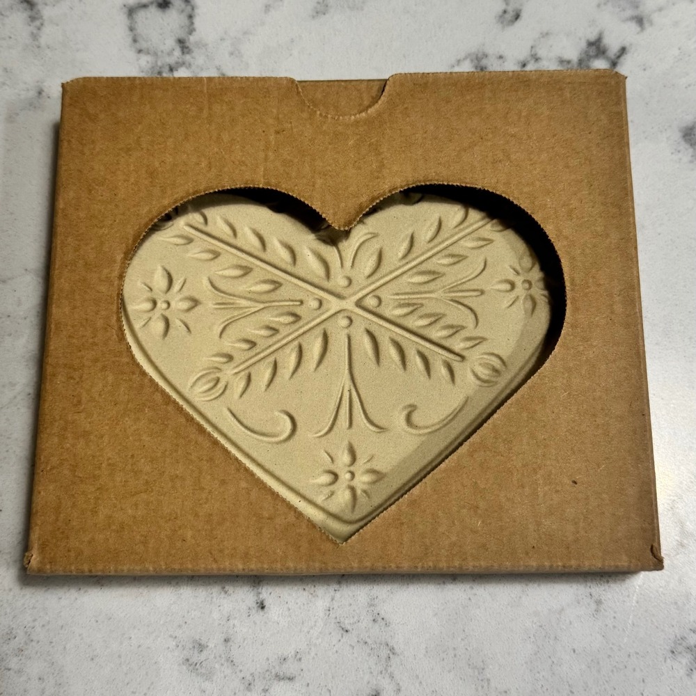 Pampered Chef Anniversary Heart Cookie Mold Stoneware Embossed Design NEW 2000‎